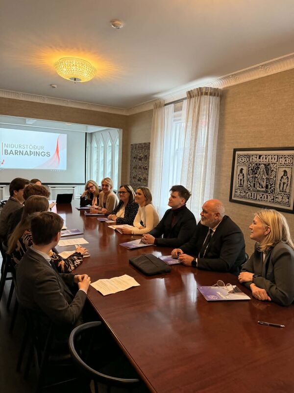 17c22bba-3263-4cf8-8698-de36ee8a0bc5