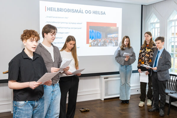 Umbodsmadur_barna_radherrabustadur_28042026-9_1778080891008